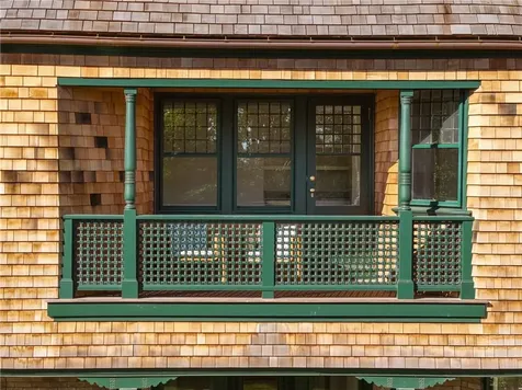 7 Red Cross Avenue Newport RI 02840