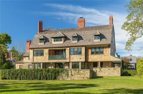 7 Red Cross Avenue Newport RI 02840