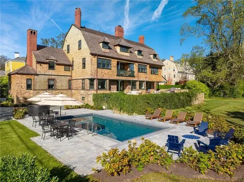 7 Red Cross Avenue Newport RI 02840