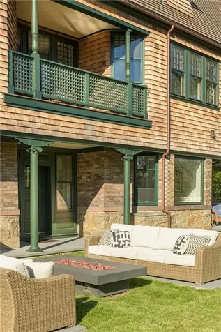 7 Red Cross Avenue Newport RI 02840