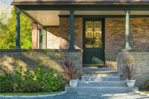 7 Red Cross Avenue Newport RI 02840