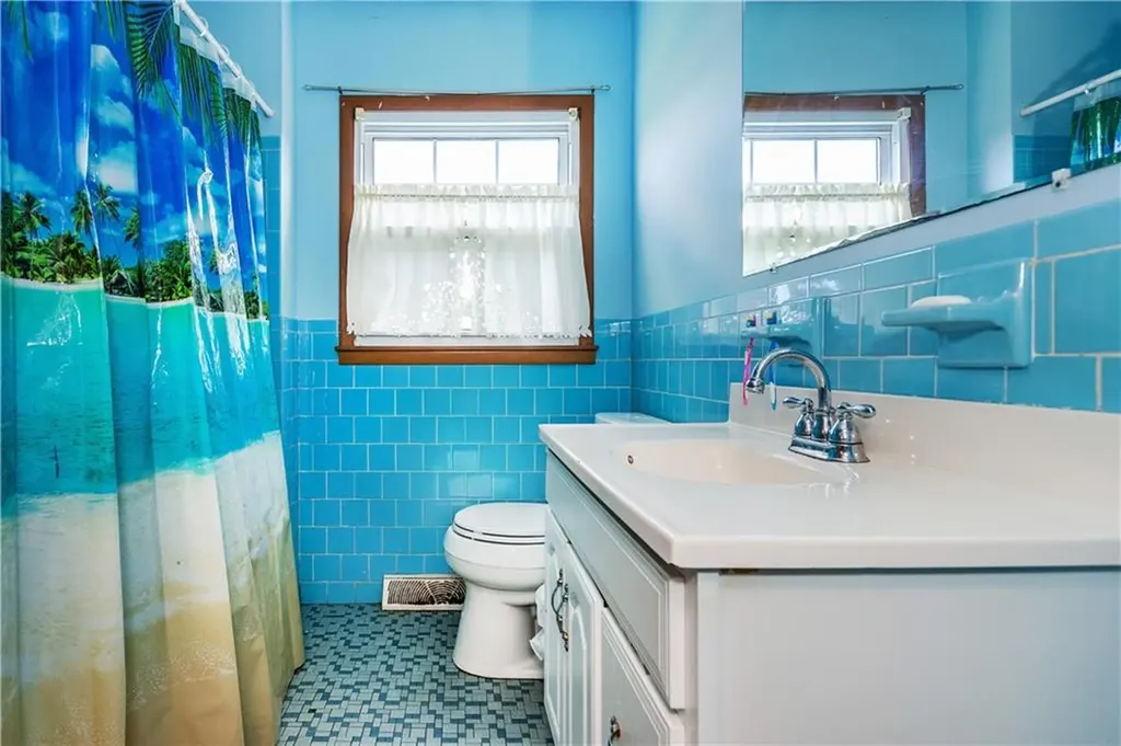 74 Brookhaven Drive East Providence RI 02914