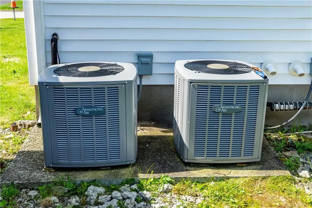 74 Brookhaven Drive East Providence RI 02914