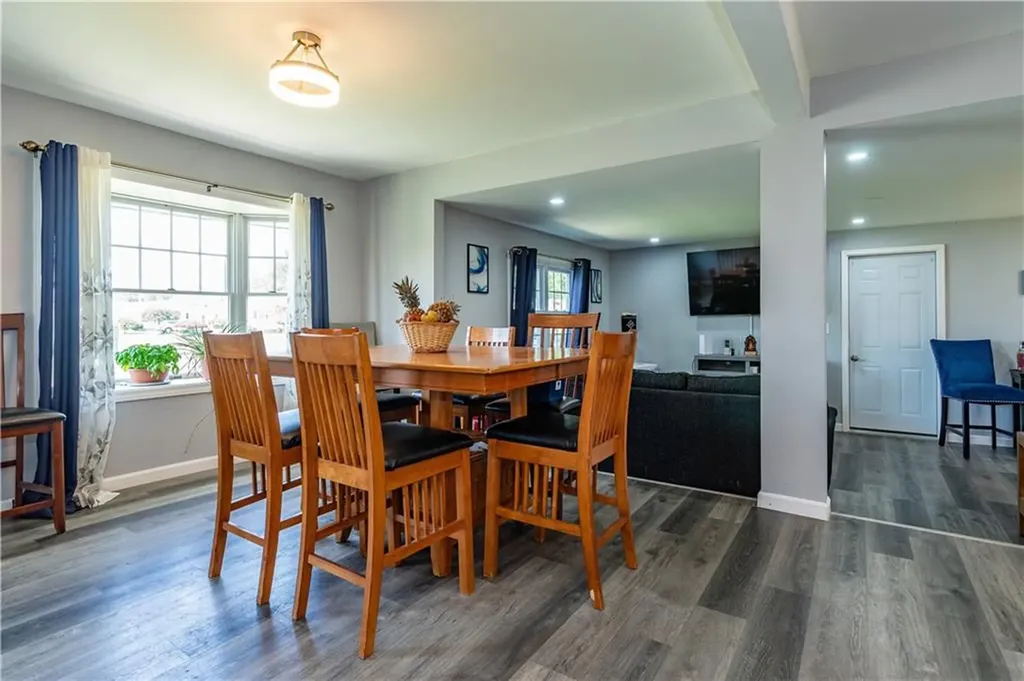 74 Brookhaven Drive East Providence RI 02914