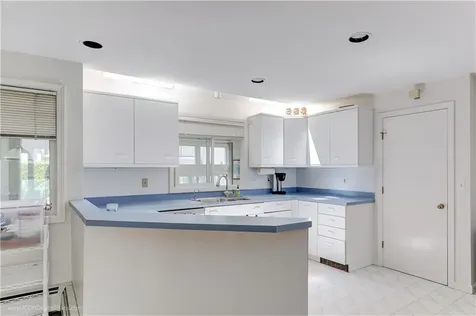1 Ledge Road Newport RI 02840