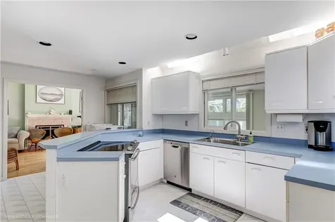 1 Ledge Road Newport RI 02840