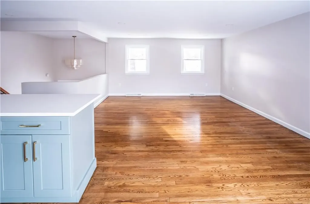 123 Cowesett Road Warwick RI 02886