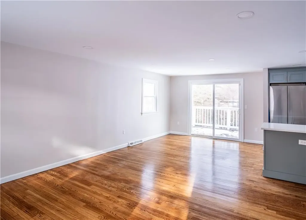 123 Cowesett Road Warwick RI 02886