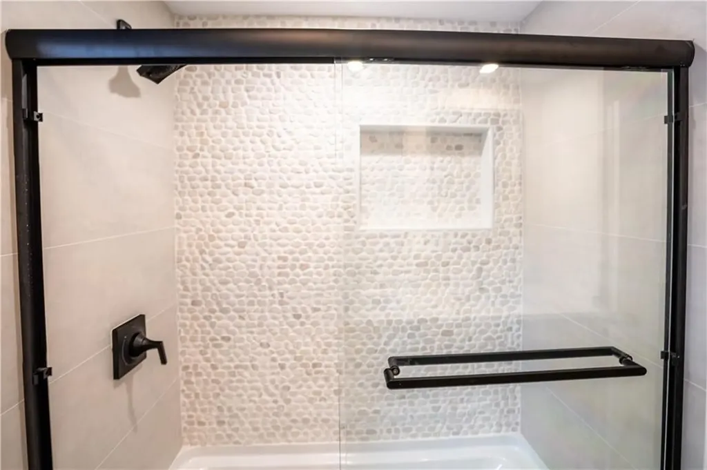 123 Cowesett Road Warwick RI 02886