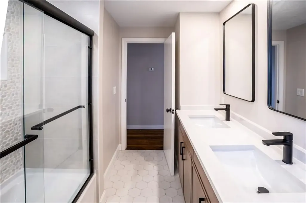 123 Cowesett Road Warwick RI 02886