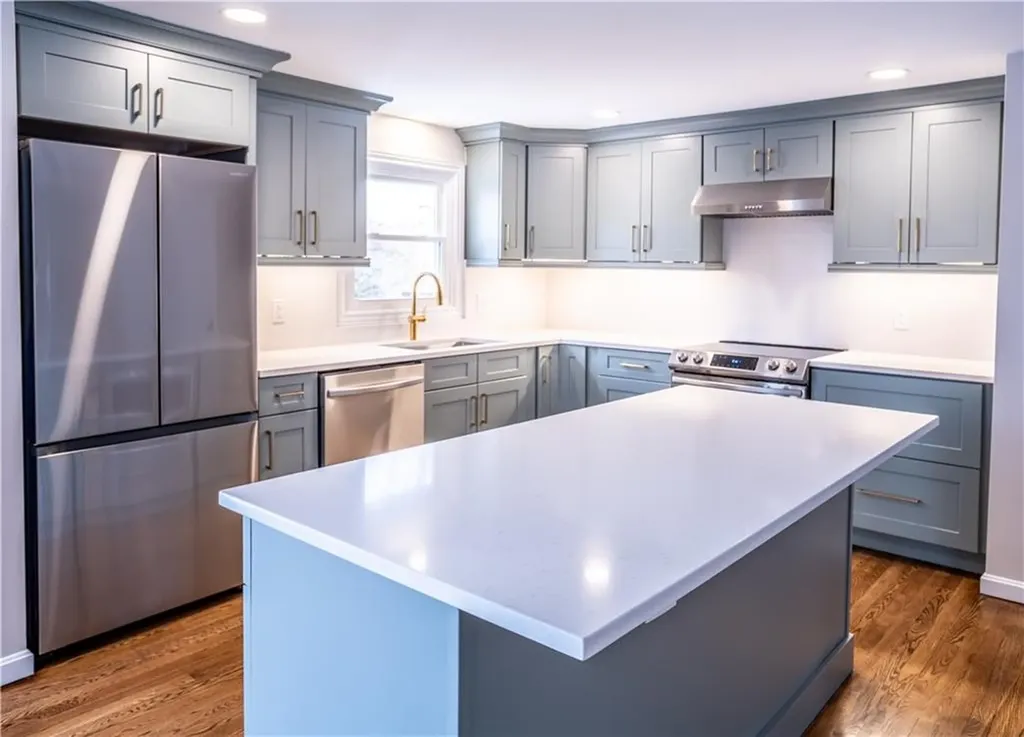 123 Cowesett Road Warwick RI 02886