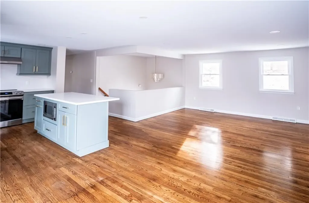 123 Cowesett Road Warwick RI 02886