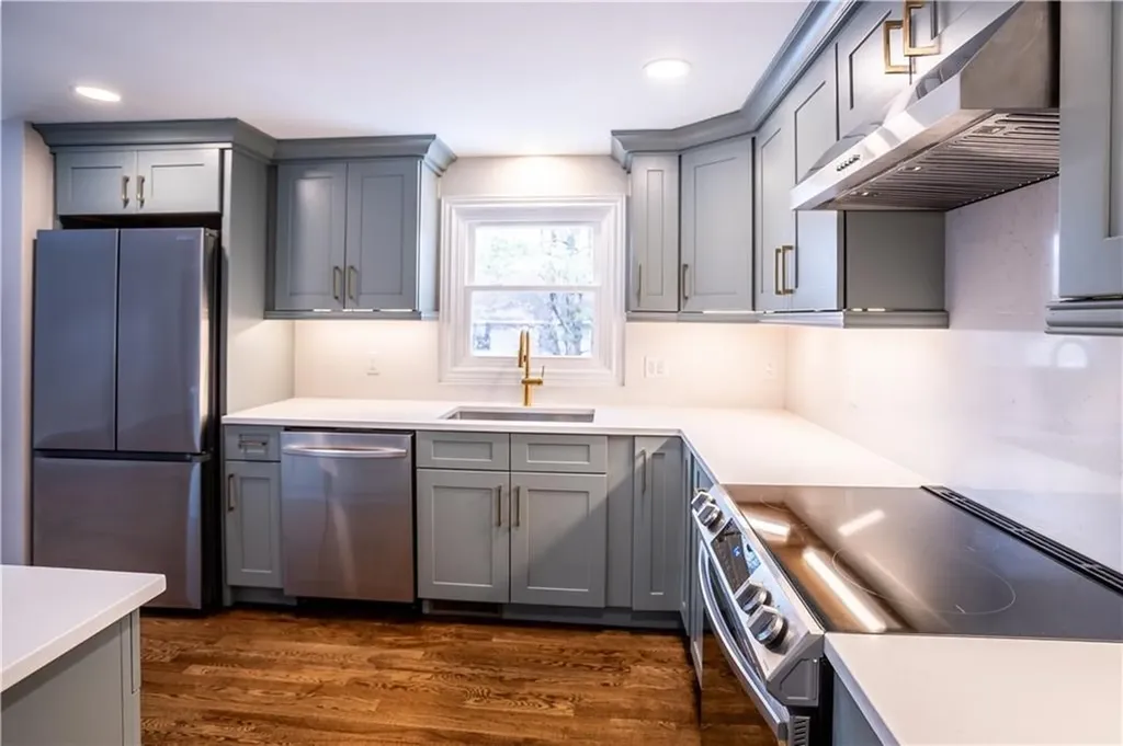 123 Cowesett Road Warwick RI 02886