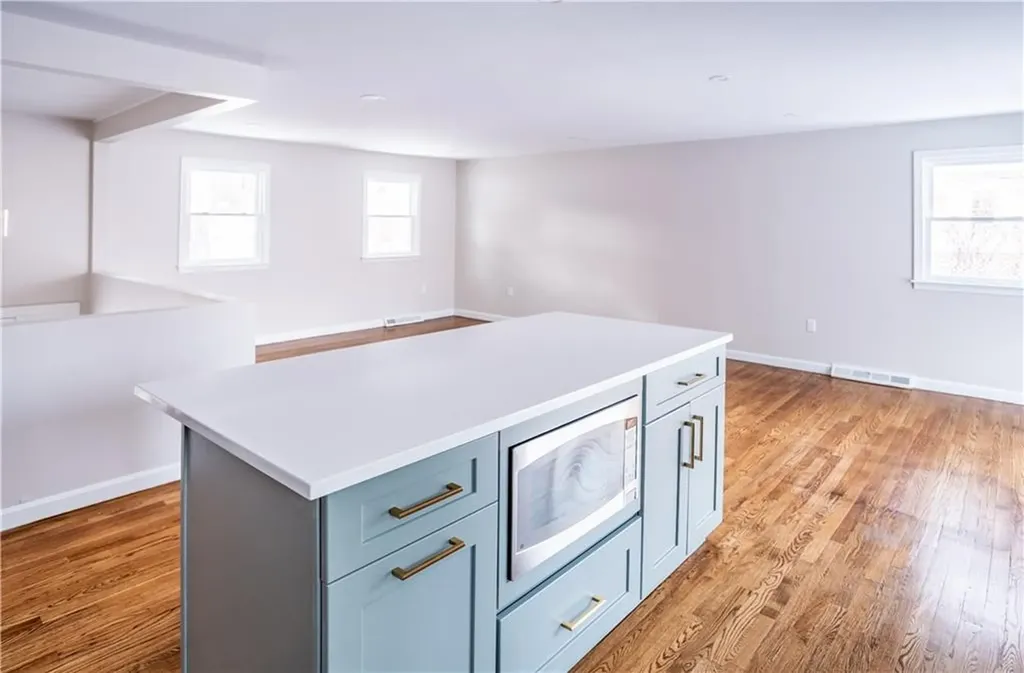 123 Cowesett Road Warwick RI 02886