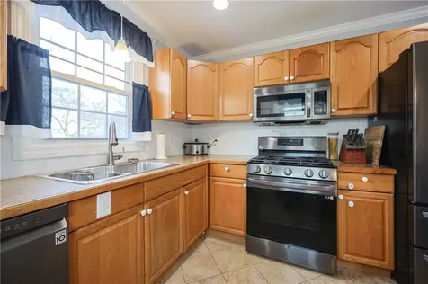 30 Sowams Drive Bristol RI 02809