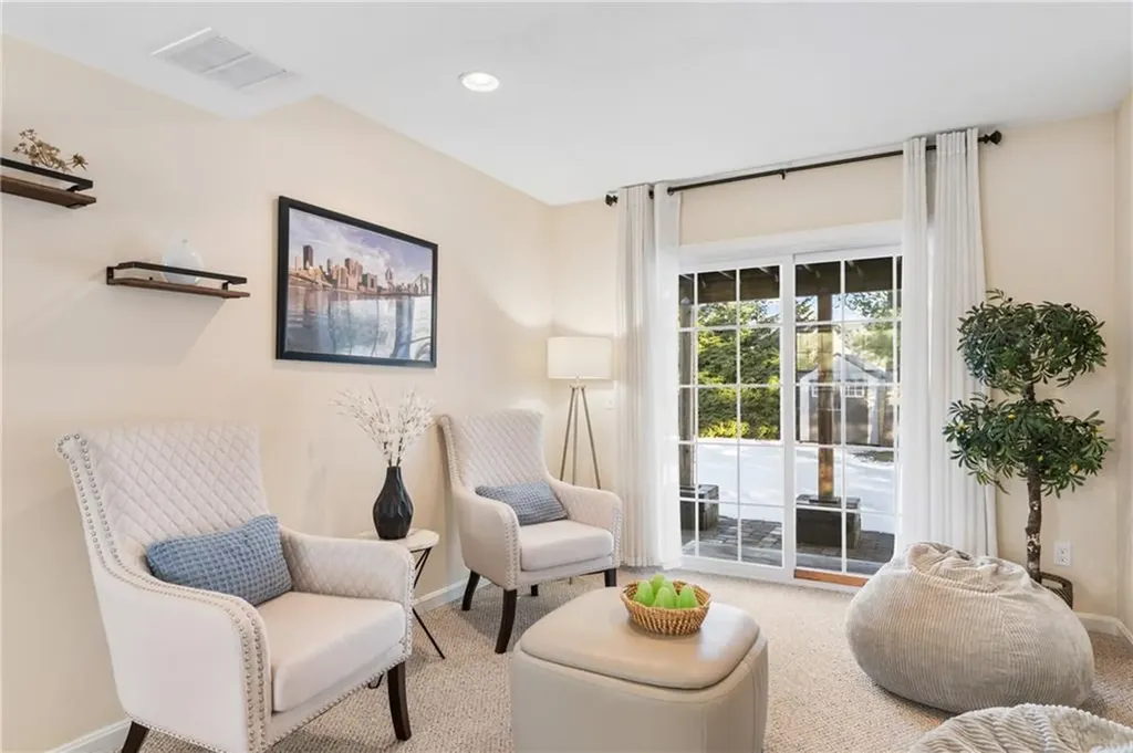 2 Leigh Lane East Providence RI 02915