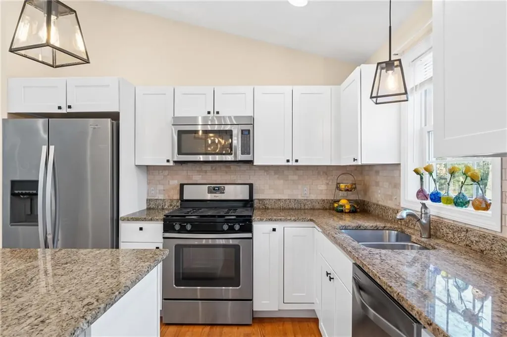 2 Leigh Lane East Providence RI 02915