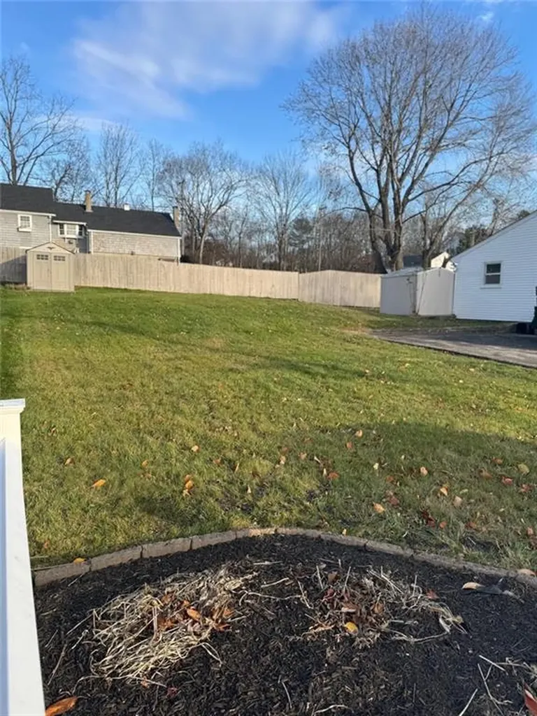 17 Meadow Road Scituate RI 02831