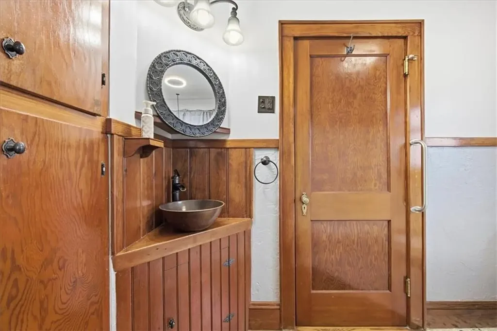 34 Diamond Hill Road Hopkinton RI 02808