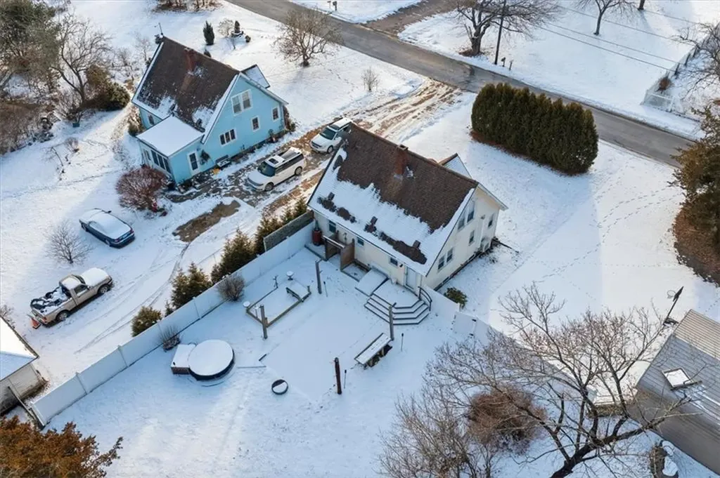 34 Diamond Hill Road Hopkinton RI 02808