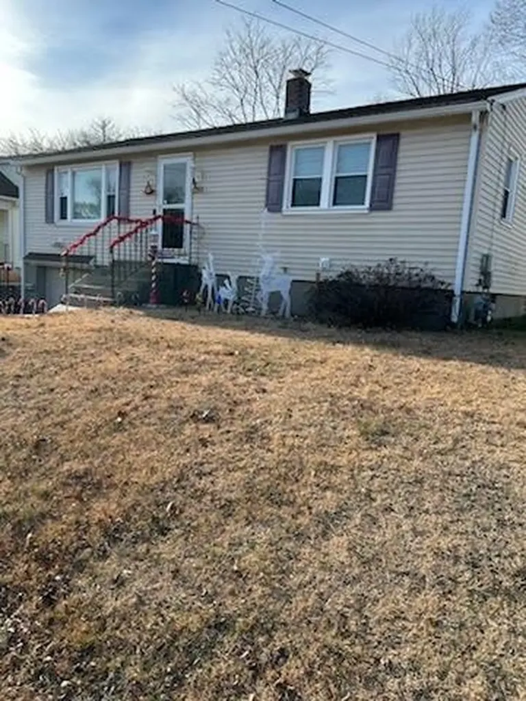 859 Pontiac Avenue Cranston RI 02910