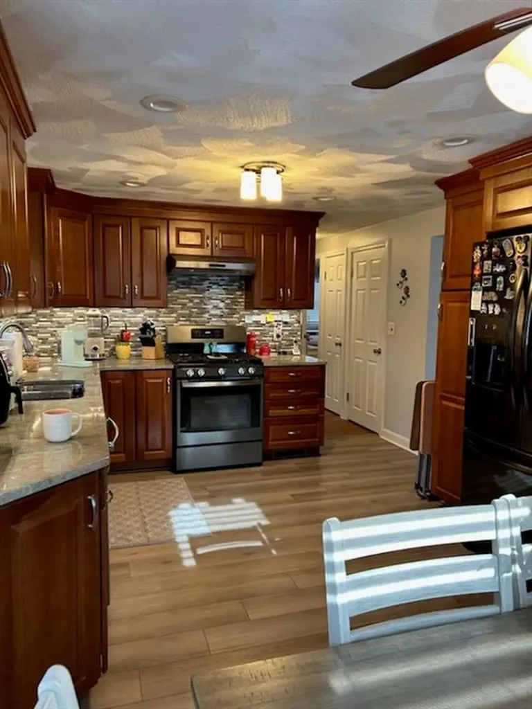 859 Pontiac Avenue Cranston RI 02910