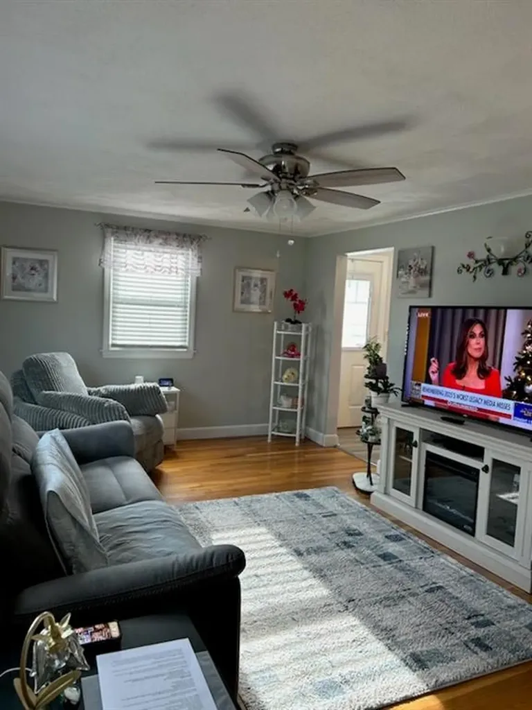 859 Pontiac Avenue Cranston RI 02910