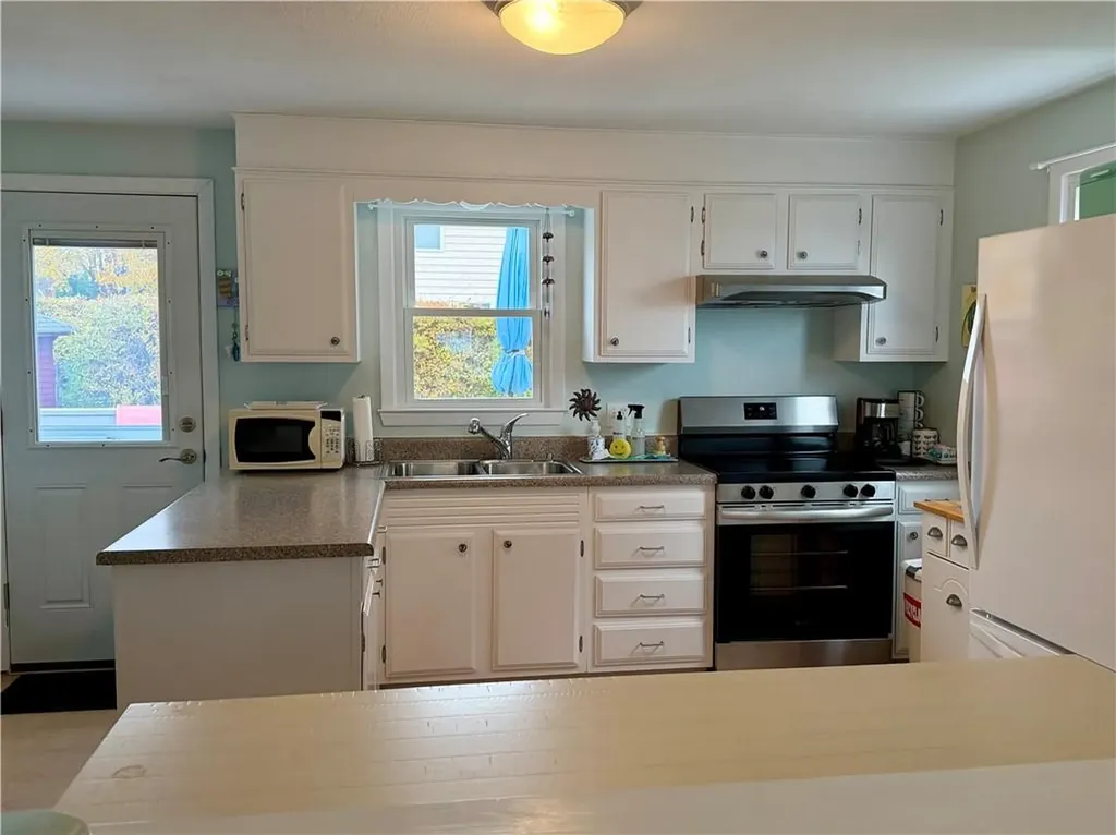 7 Salt Pond Way Westerly RI 02891