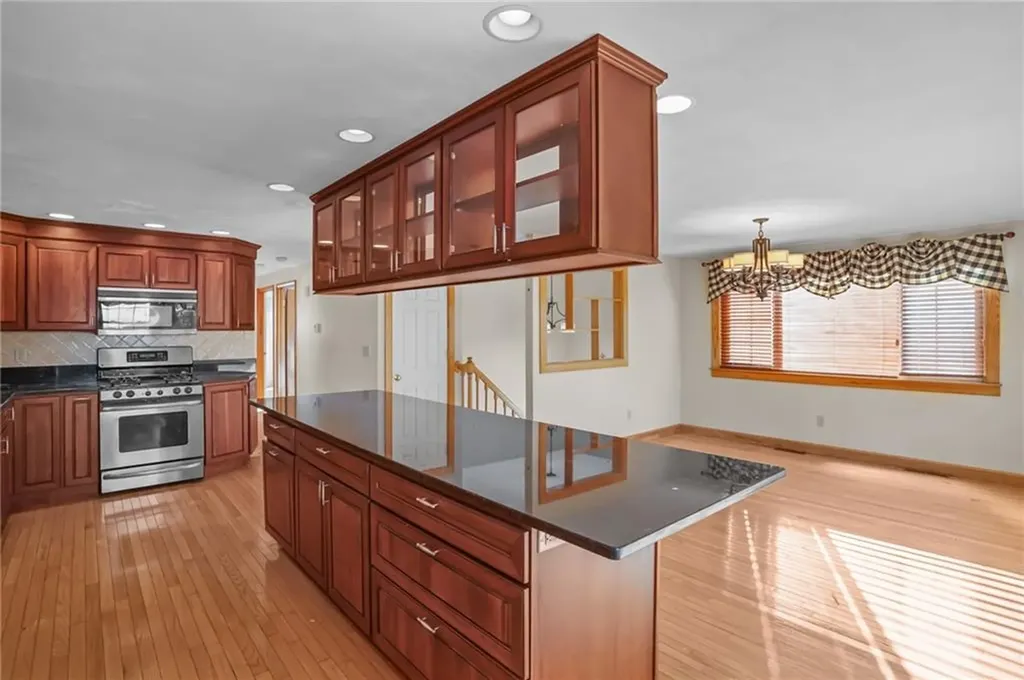 9 Holmes Road Coventry RI 02816