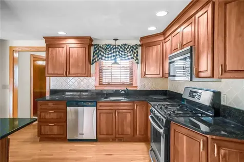 9 Holmes Road Coventry RI 02816