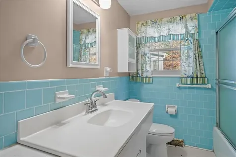 9 Holmes Road Coventry RI 02816