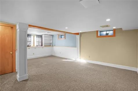 9 Holmes Road Coventry RI 02816