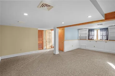 9 Holmes Road Coventry RI 02816