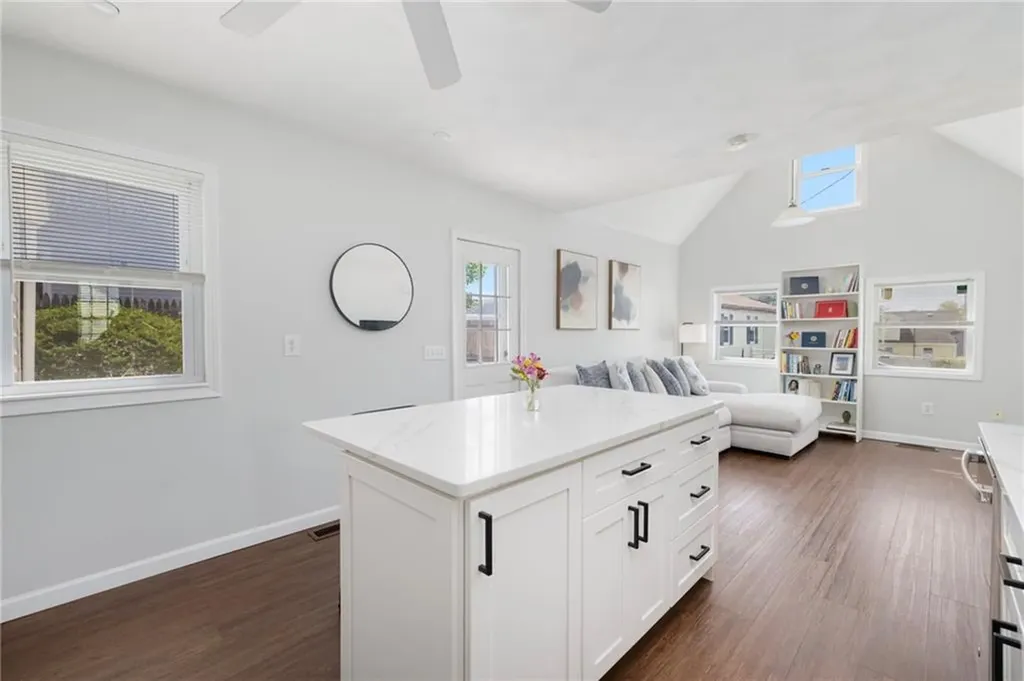 51 Old Oak Avenue Cranston RI 02920