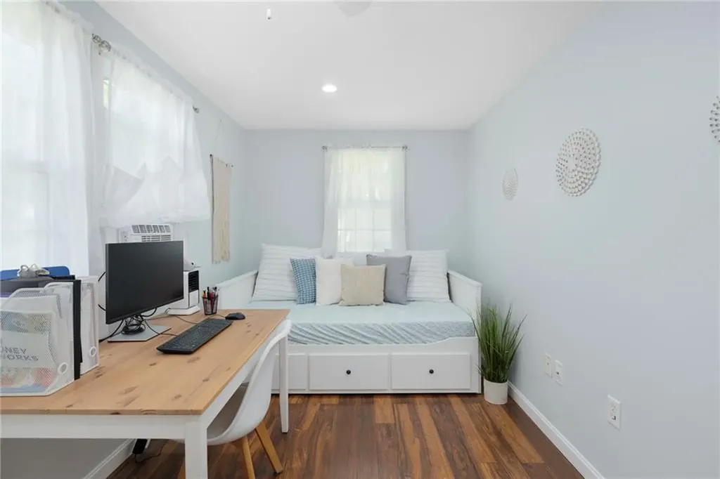 51 Old Oak Avenue Cranston RI 02920