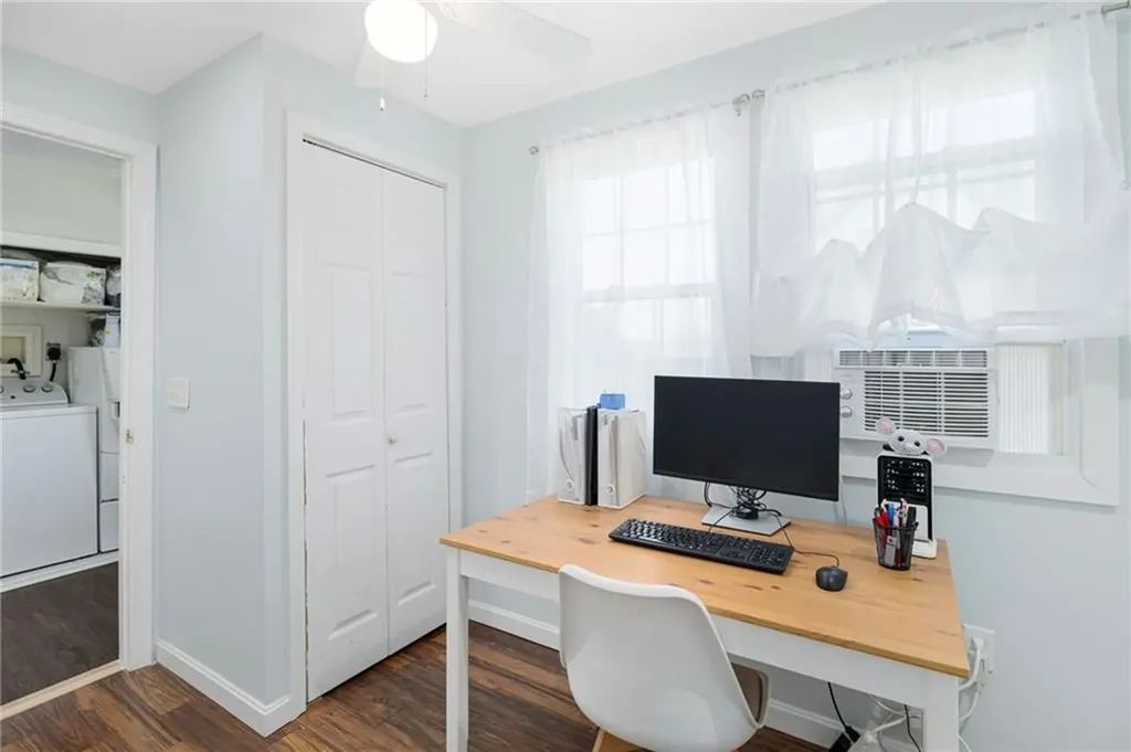 51 Old Oak Avenue Cranston RI 02920