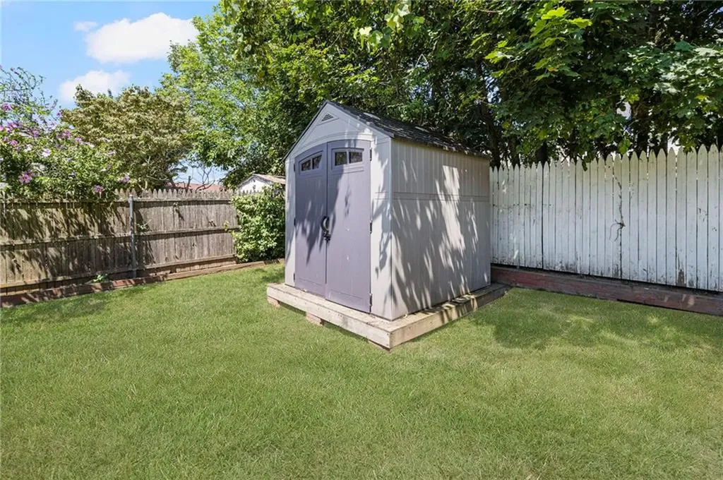 51 Old Oak Avenue Cranston RI 02920