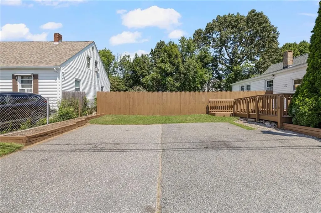 51 Old Oak Avenue Cranston RI 02920