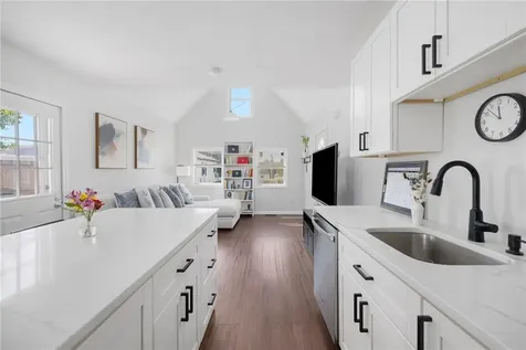 51 Old Oak Avenue Cranston RI 02920