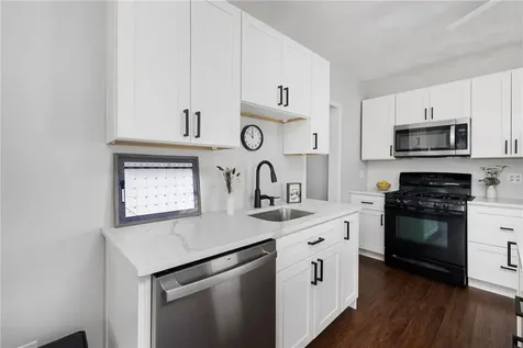 51 Old Oak Avenue Cranston RI 02920