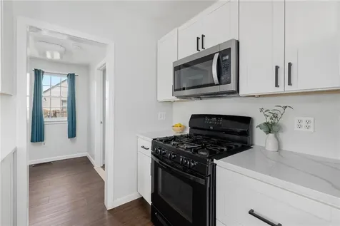 51 Old Oak Avenue Cranston RI 02920