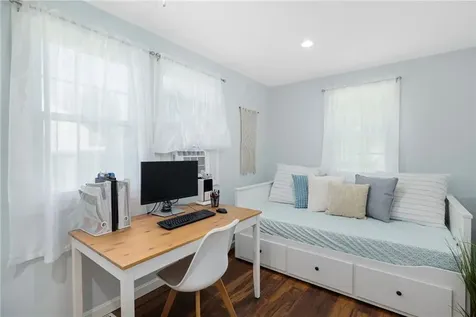 51 Old Oak Avenue Cranston RI 02920