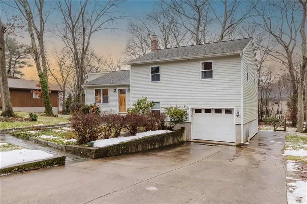 191 Cherry Hill Drive Seekonk MA 02771