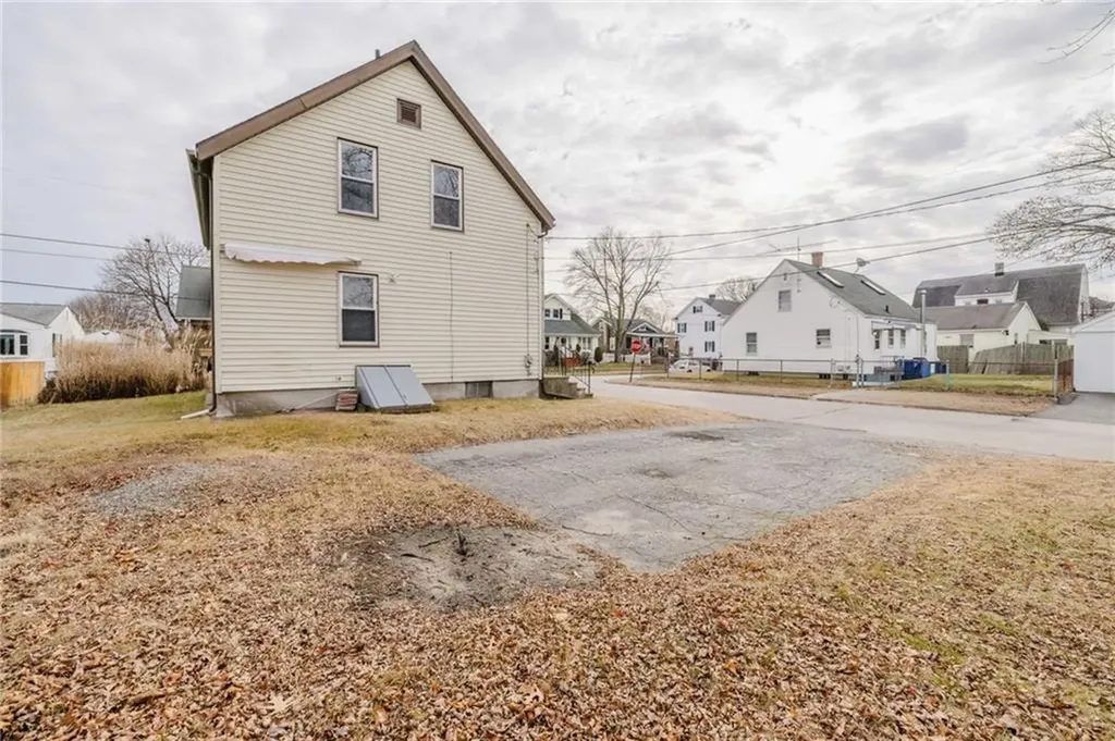 38 Madison Street Pawtucket RI 02861