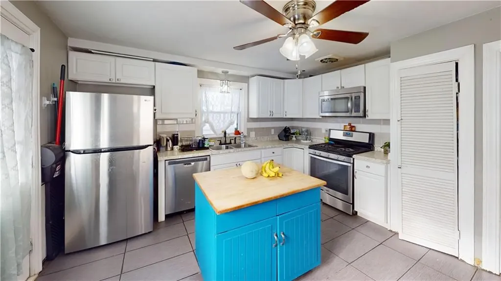 35 Welfare Avenue Warwick RI 02888