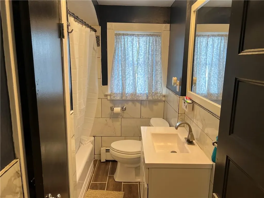 35 Welfare Avenue Warwick RI 02888