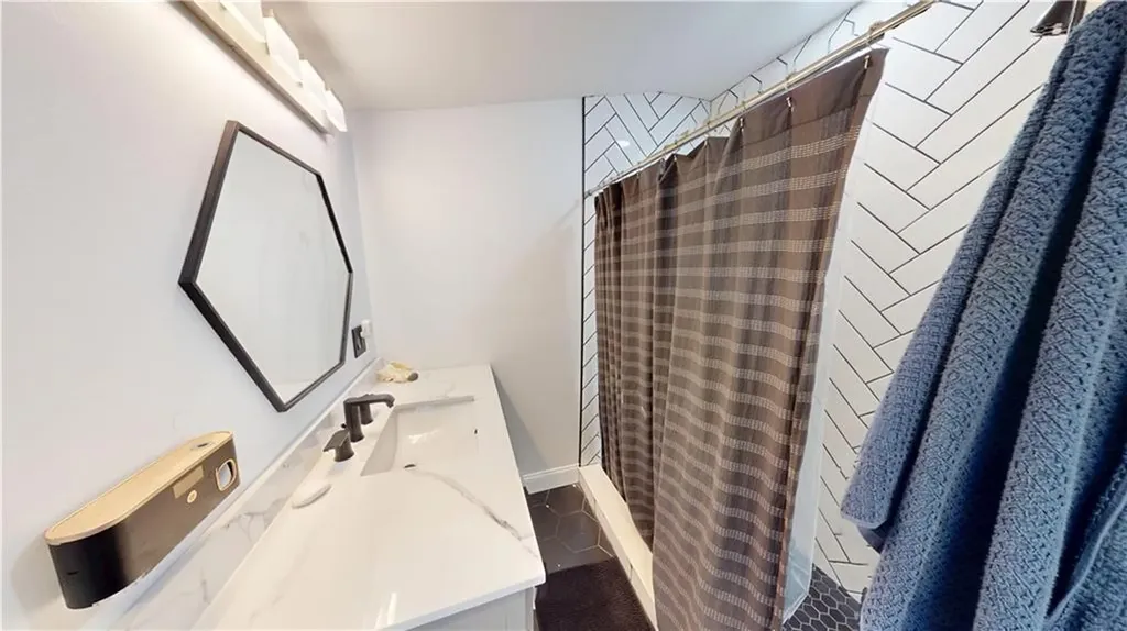 35 Welfare Avenue Warwick RI 02888