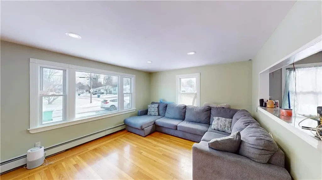 35 Welfare Avenue Warwick RI 02888