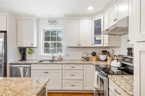 20 Christopher Avenue Tiverton RI 02878