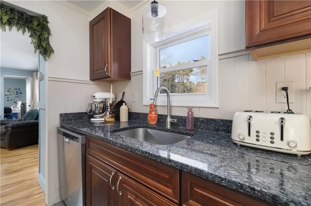 9 Sherwood Valley Lane Coventry RI 02816